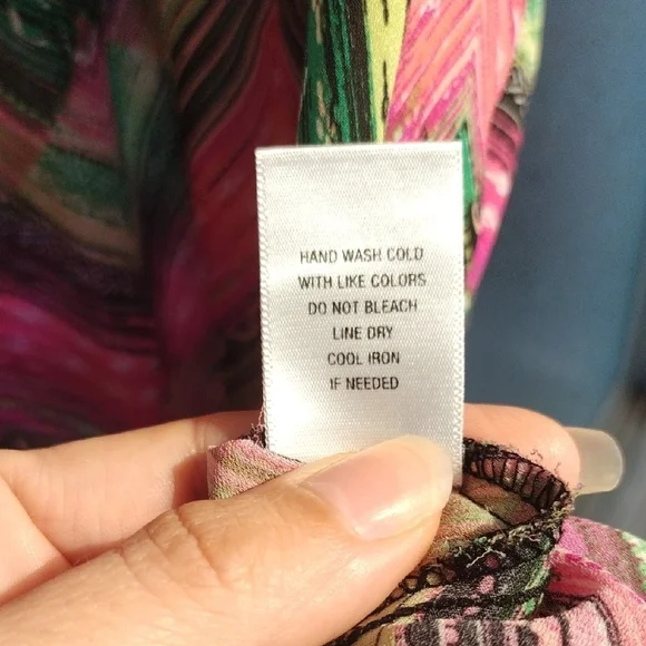 Sami & Jo Pink Sleeveless Blouse with Chevron Pattern - Picture 5 of 13